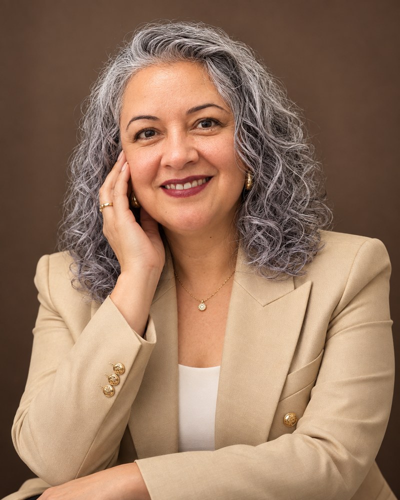 Retrato de cerca de Marcela Dattoli, asesora inmobiliaria